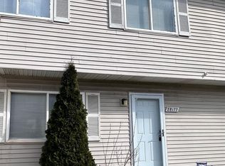 28177 Raleigh Crescent Dr, Chesterfield, MI 48051