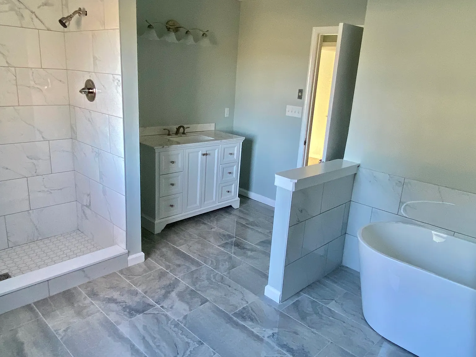 7 bed, 3226 sqft, $645 — Photo 4