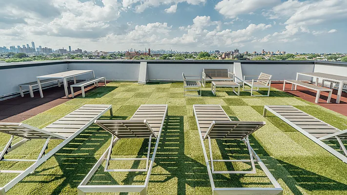 Rented by Nooklyn NYC LLC | media 21