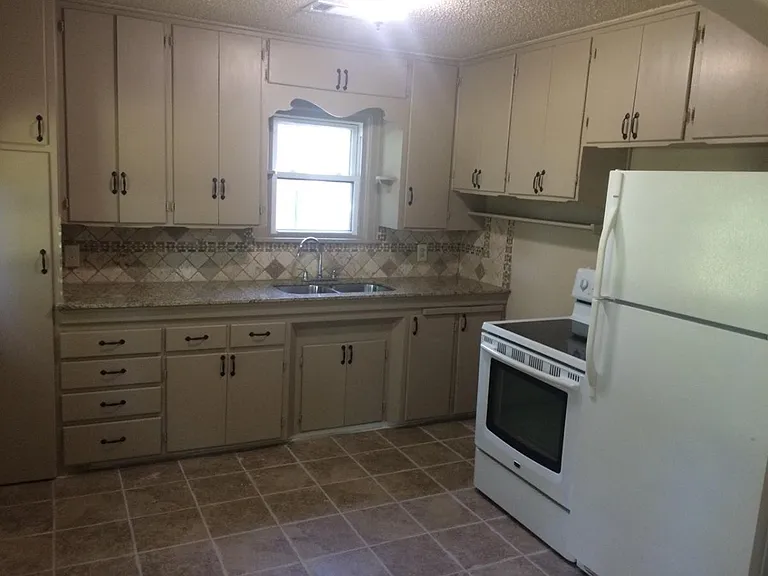 3232 NW 44th St — Photo 9