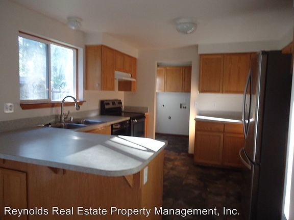 5th image of 22411 Blue Lake Ct SE