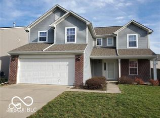 3097 Limber Pine Dr, Whiteland, IN 46184