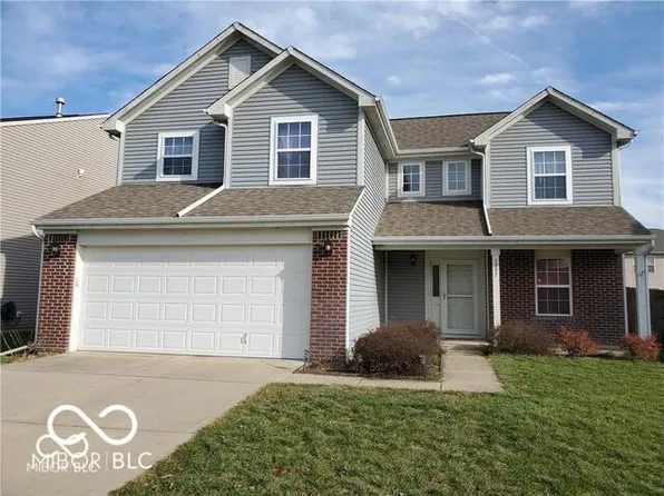 3097 Limber Pine Dr, Whiteland, IN 46184