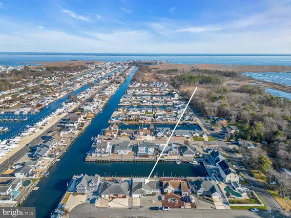 409 Camden Ct, Lanoka Harbor, NJ 08734