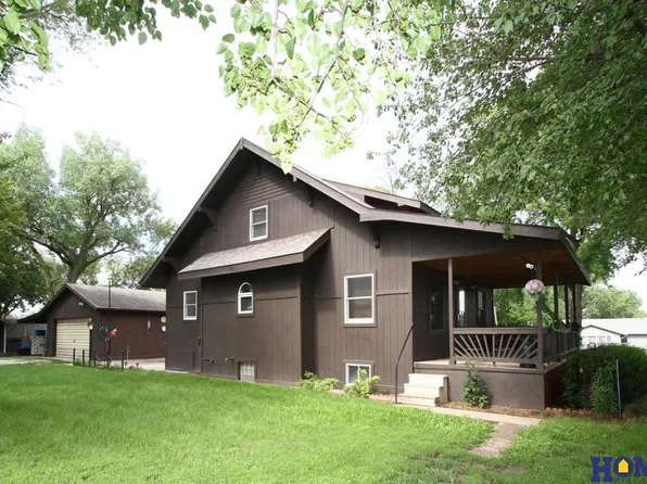 1853 E 13th St, Crete, NE 68333
