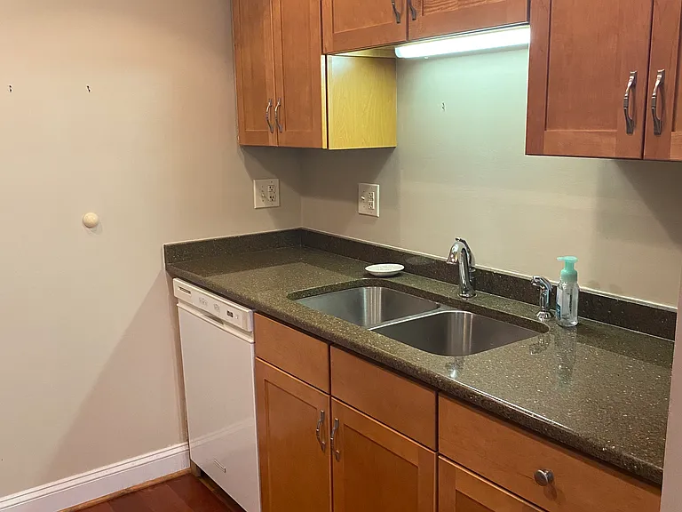 116 Wellington Ct #116 — Photo 5