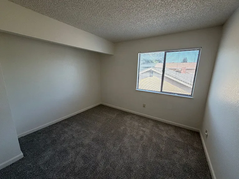 872 Shellwood Way — Photo 35