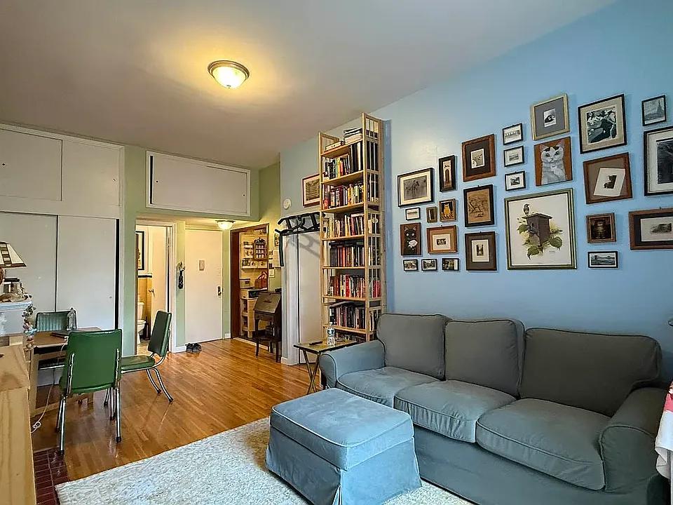 33 W 82nd St #3B
