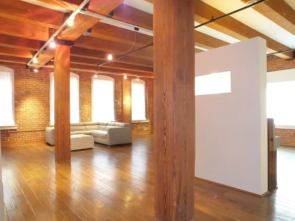 33 Sleeper St APT 409, Boston, MA 02210