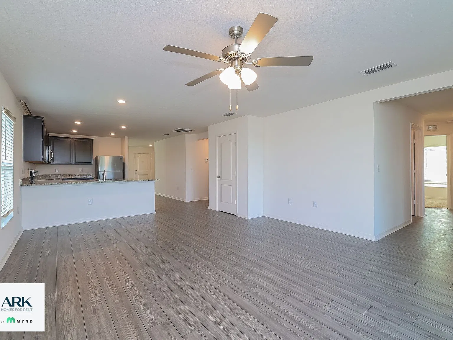 4 bed, 2.0 bath, 1851 sqft, $1,915 — Photo 2