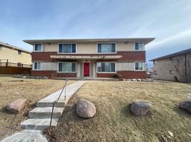 4640 N. 76th St., 2 beds  1.0 baths (1000 sqft)