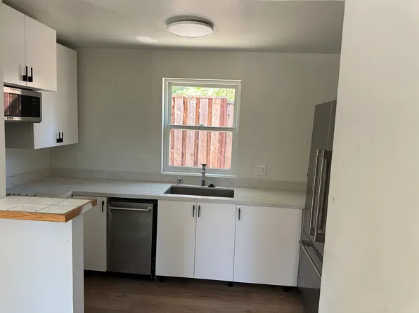 1930 San Luis Rd, Walnut Creek, CA 94597