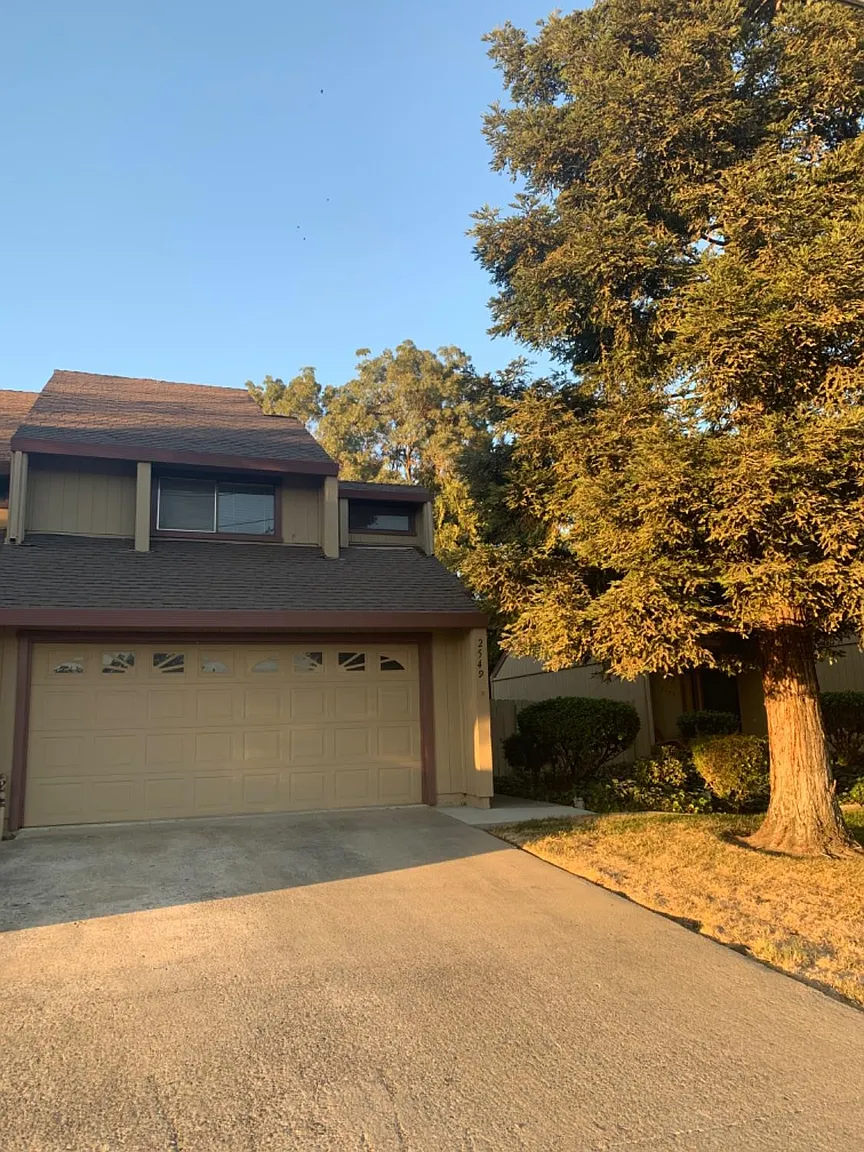 2549 Higgins Rd photo 1
