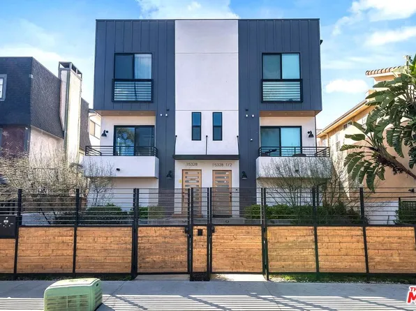 15330 Weddington St, Van Nuys, CA 91411