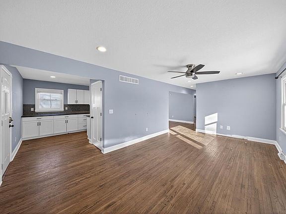 3rd image of 2203 14th Ave NW