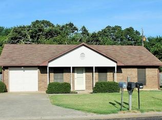 413 N Sierra Trl, Pilot Point, TX 76258