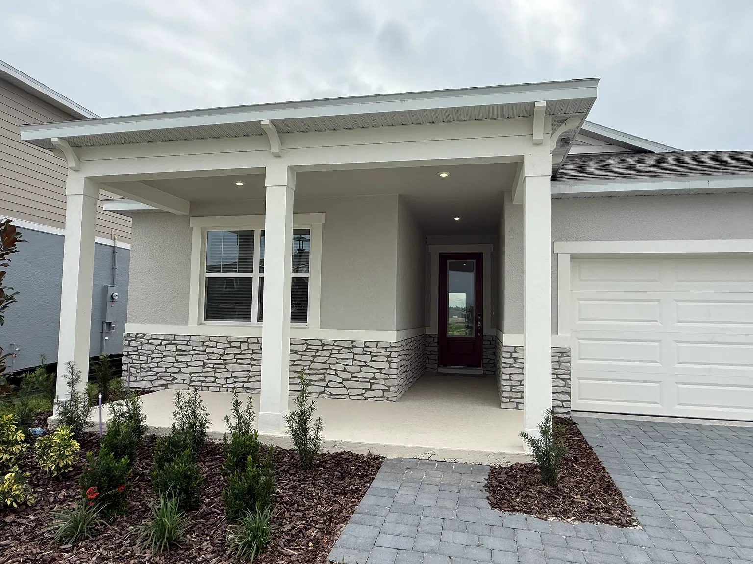 4 bed, 2051 sqft, $2,950 — Photo 2