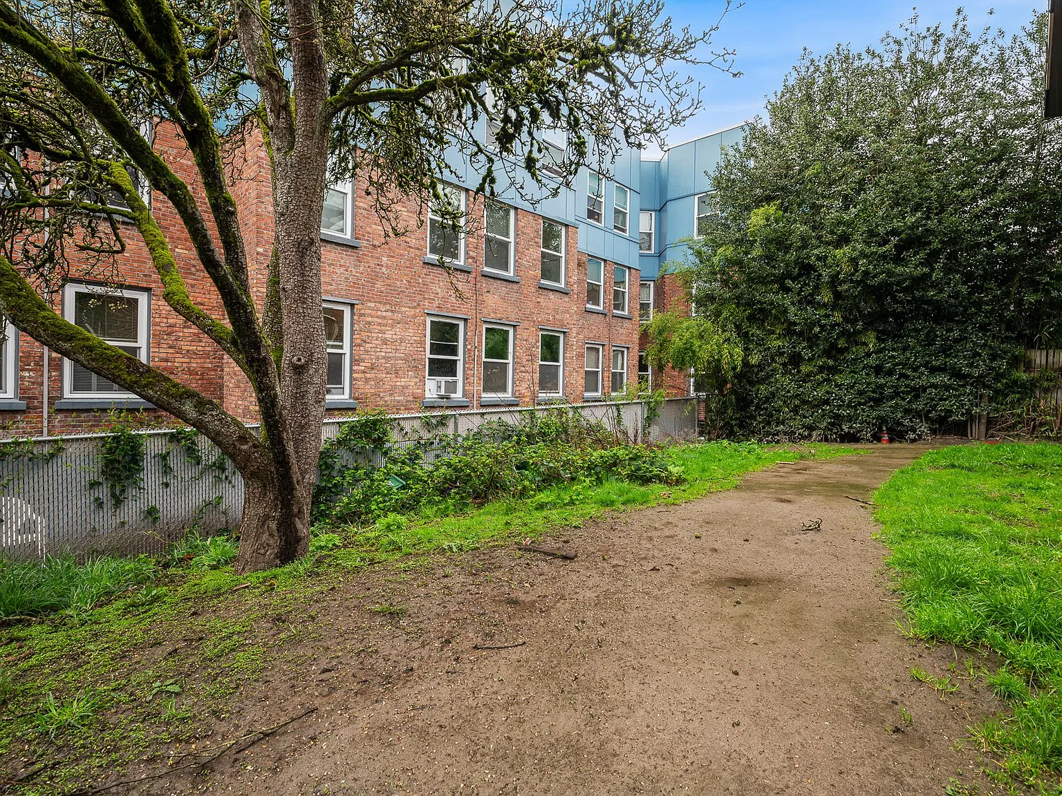 Chelsye Apartments — Photo 1