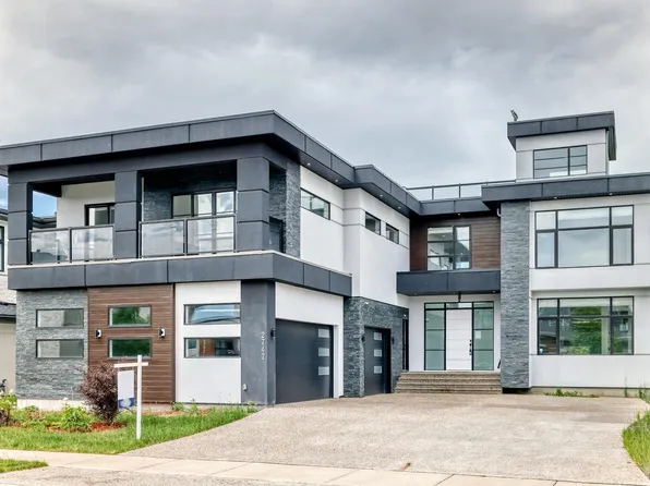 2747 Wheaton Dr NW, Edmonton, AB T6W 2M5