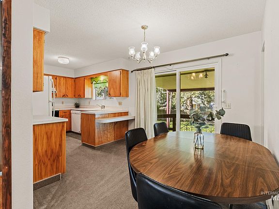 4th image of 3224 8th St E