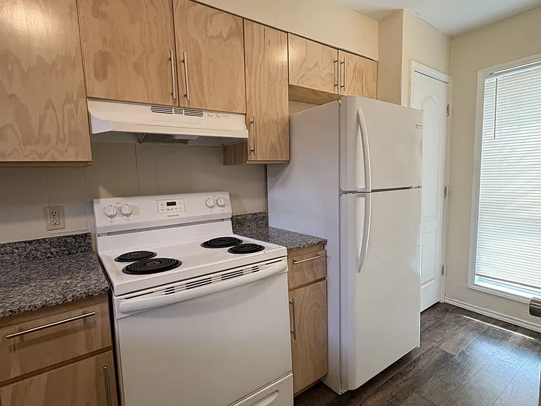 Sunshine Village Apartments — Photo 14