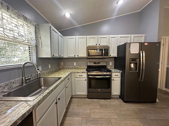 4th image of 104 Cherry Blossom Ln