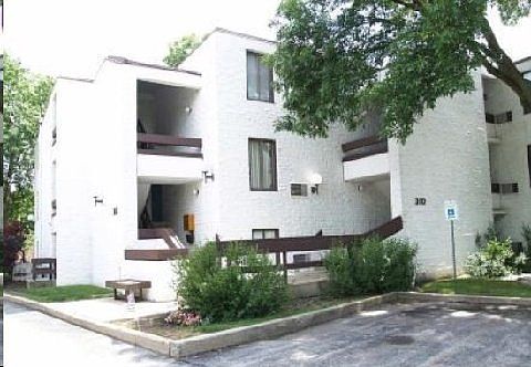 1st image of 306 W Miner St APT 1A