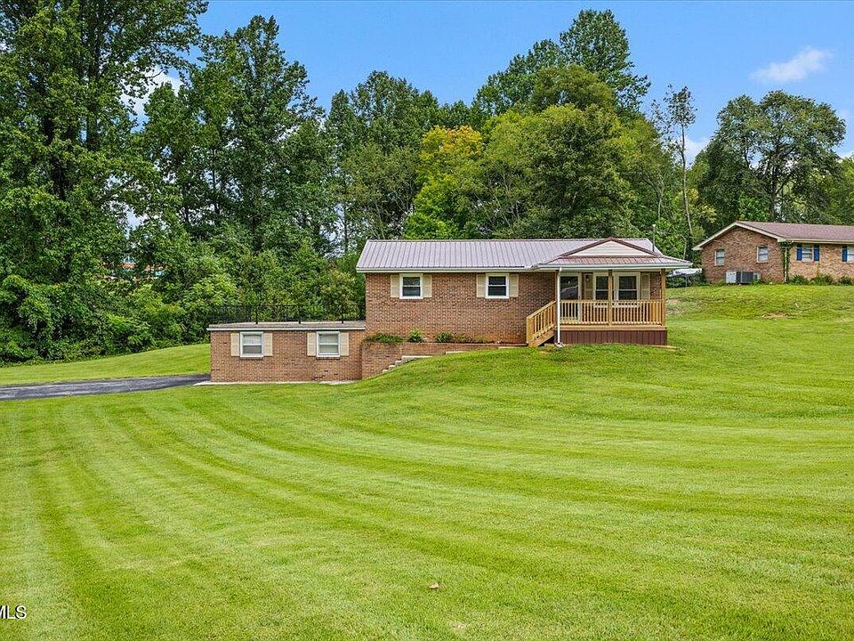 1st image of 202 Forrest Dr