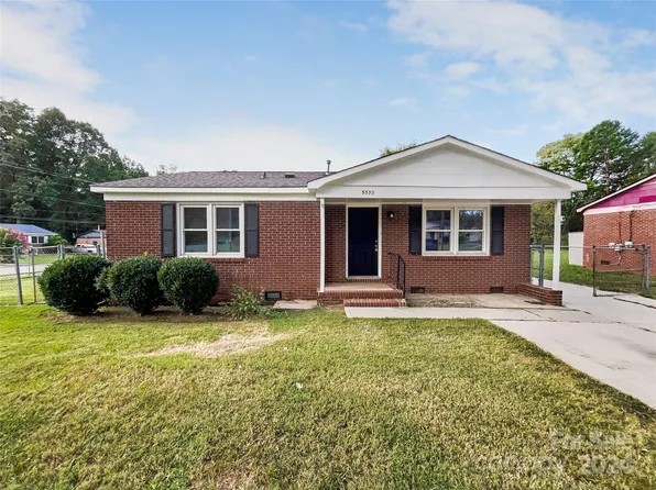 5530 Evanshire Dr, Charlotte, NC 28216