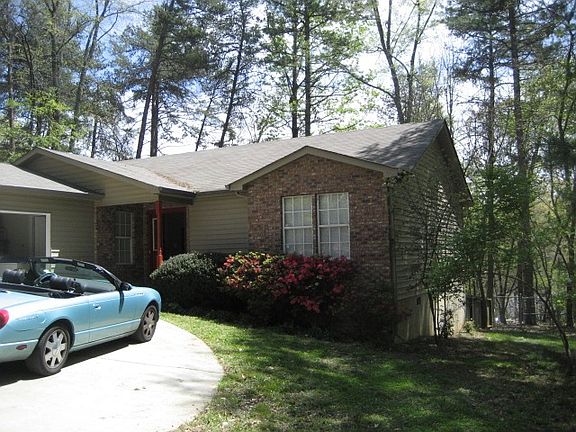 Front drive to 2 car garage