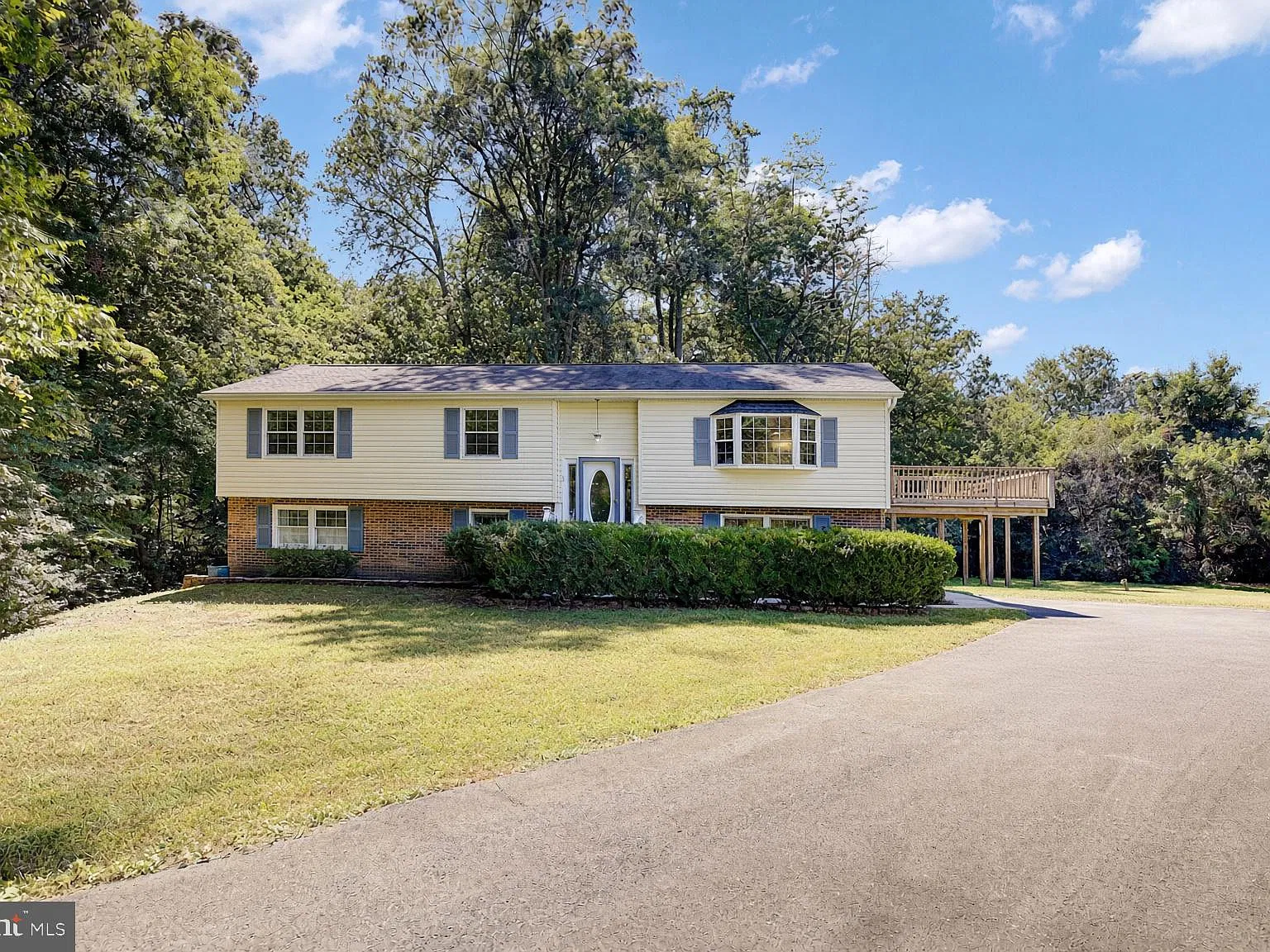 5 bed, 3.0 bath, 2258 sqft, $3,400 — Photo 3
