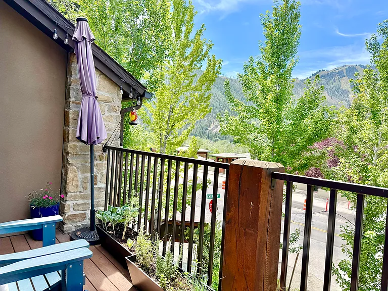101 Emerald St #1B — Photo 10