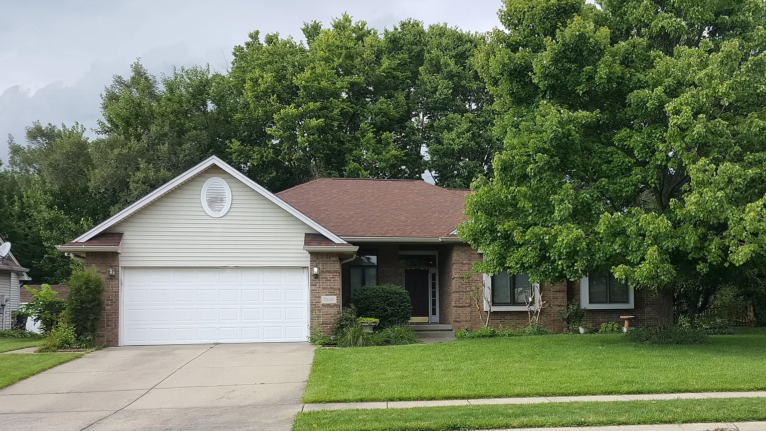 2248 Broadmoor Ln photo 1