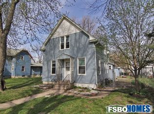 811 10th St SW, Cedar Rapids, IA 52404