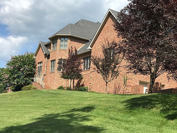 2nd image of 60 Stoneridge Dr