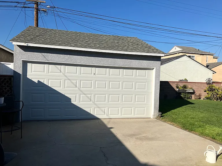 2825 Frankel St — Photo 42