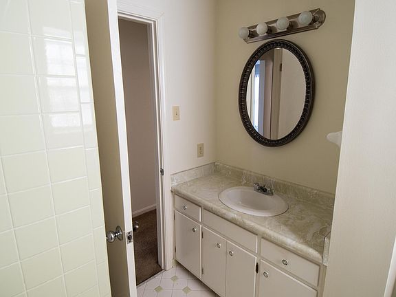 2nd image of 3713 Briarbridge Ln APT 3