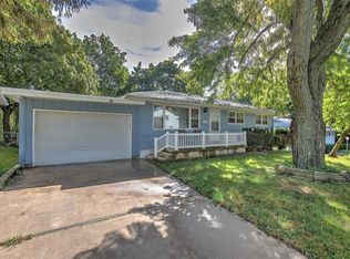 6 Colorado Dr, Decatur, IL 62526