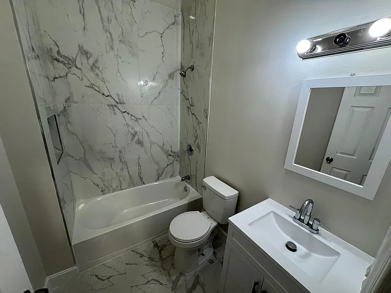546-554 Prospect St #9 — Photo 3