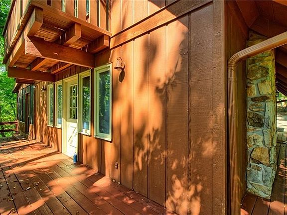 5th image of 489 Sleepy Hollow Cir