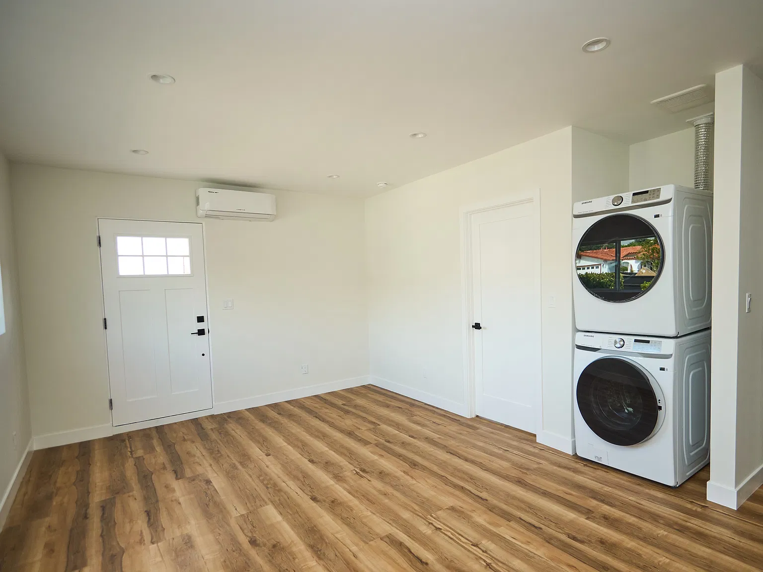 1 bed, 490 sqft, $2,050 — Photo 2