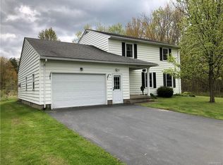 5985 Crittenden Rd, Akron, NY 14001