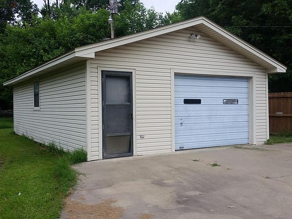 2nd image of 108 Majors St
