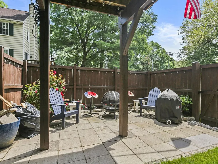 1531 Marlborough Ct — Photo 27