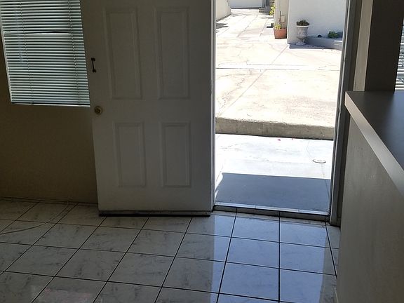 2nd image of 1447 E Garfield Ave