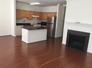 13369 Connor Dr #T, Centreville, VA 20120