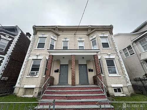159 Lewis St #2 Photo 1