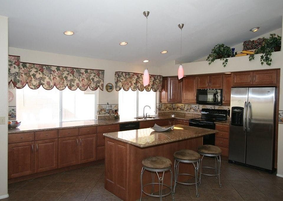 1st image of 1658 S Villas Ln
