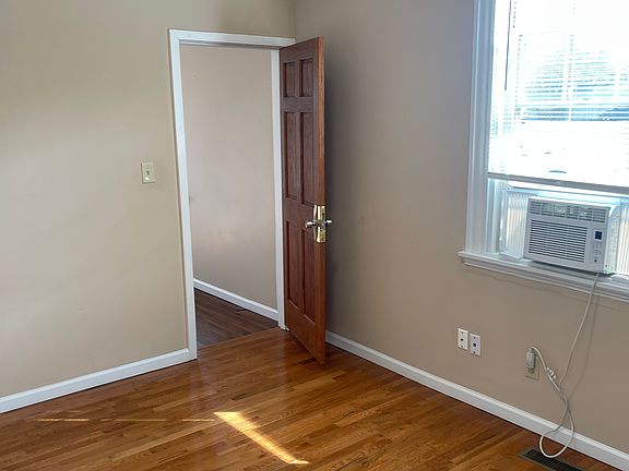 5th image of 321 Donahue St #1