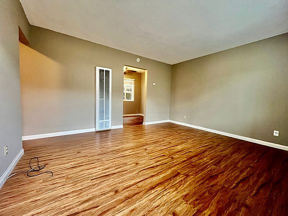2nd image of 1251-1259 Hornblend St #1259-02